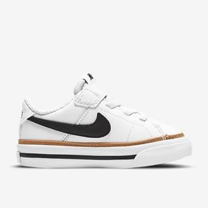 Nike Court Legacy